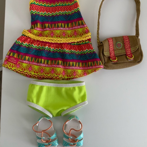 New American Girl Lea 18’ doll of year 2016 with book, messenger bag. - Picture 6 of 13